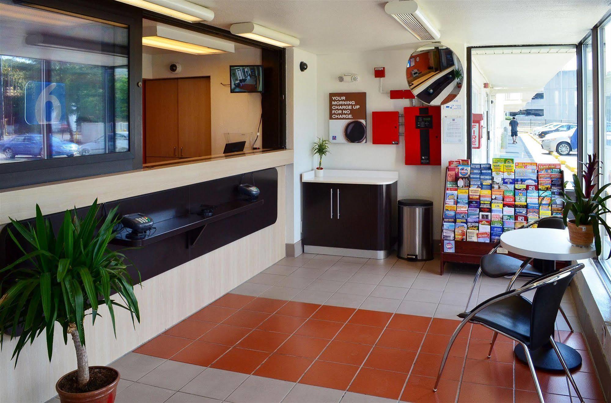 Motel 6 Boston South - בריינטרי מראה חיצוני תמונה