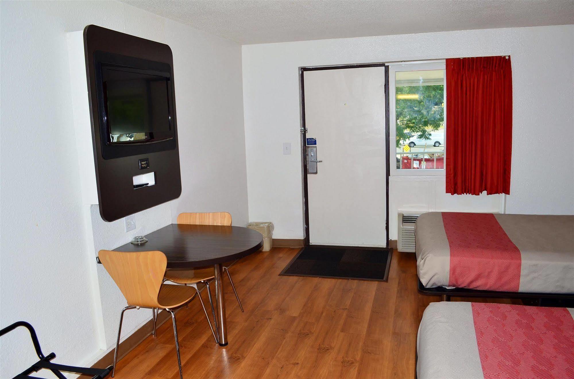 Motel 6 Boston South - בריינטרי מראה חיצוני תמונה