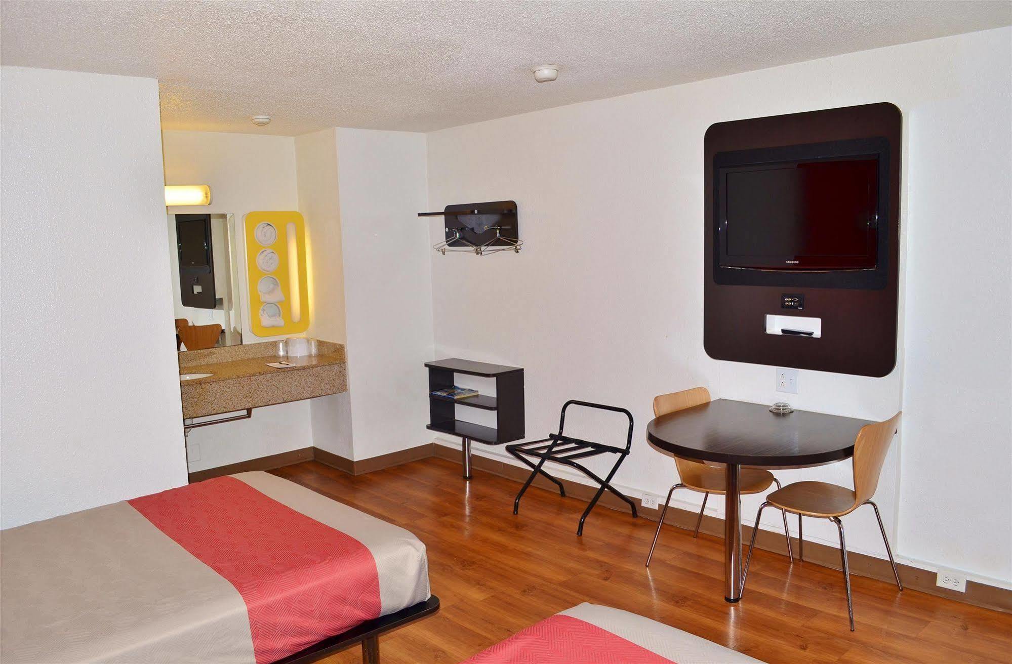Motel 6 Boston South - בריינטרי מראה חיצוני תמונה